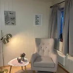 Quiet And Studio-near To Everything Apartment *